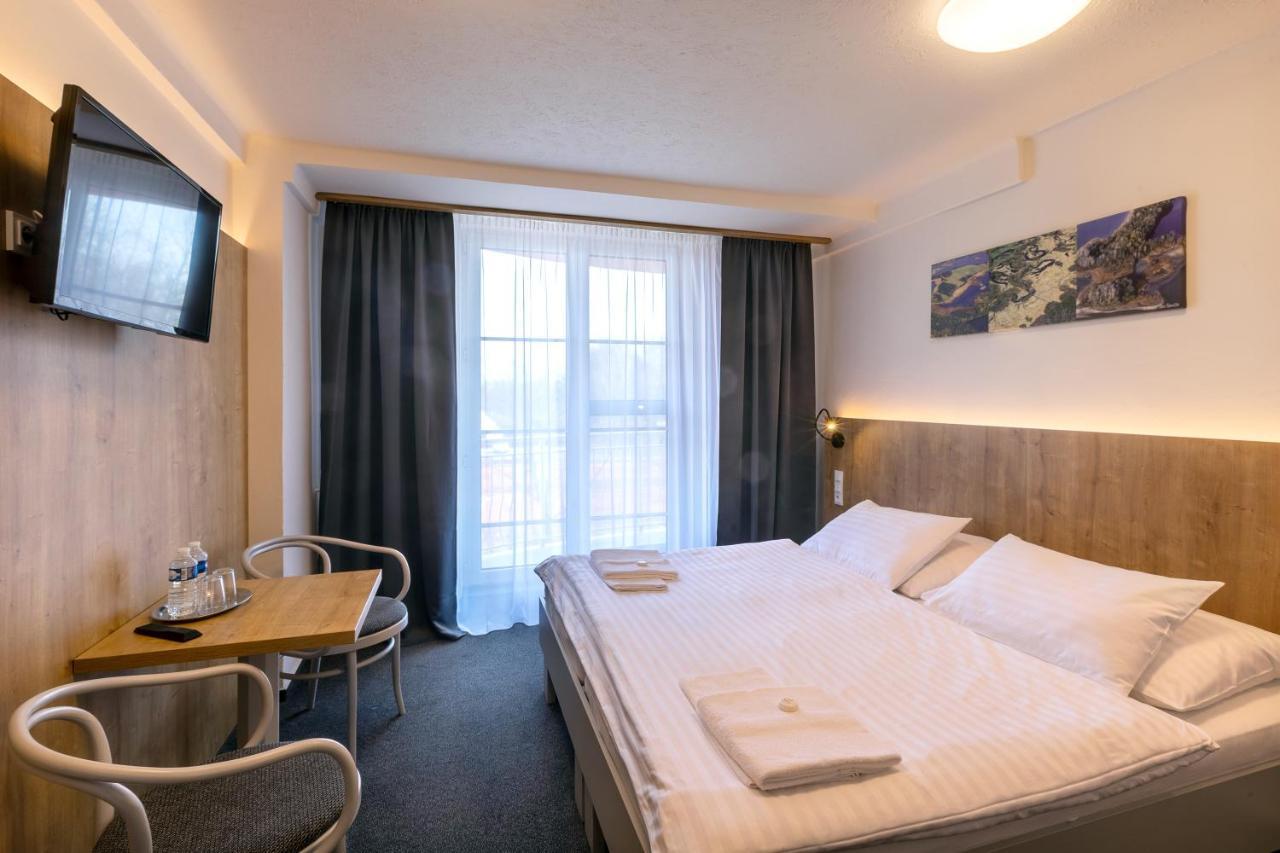Hotel Svet トレボン エクステリア 写真