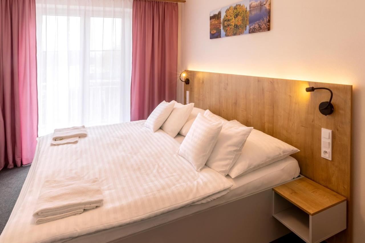Hotel Svet トレボン エクステリア 写真